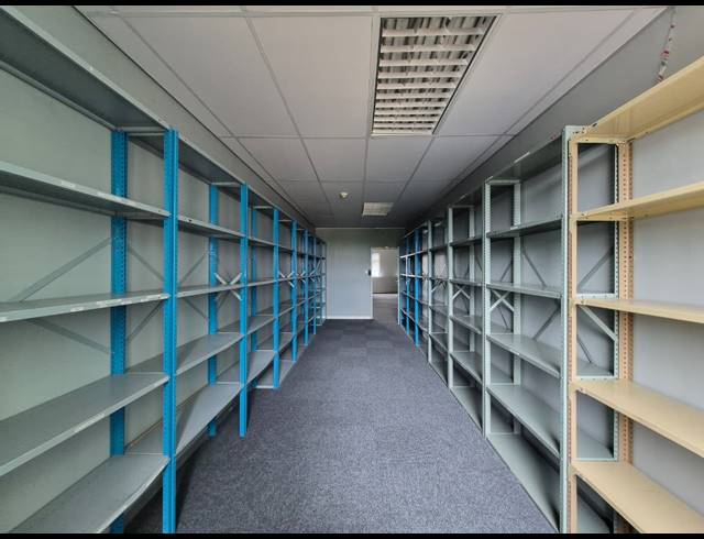 860M² OFFICE TO LET IN SUNNINGHILL